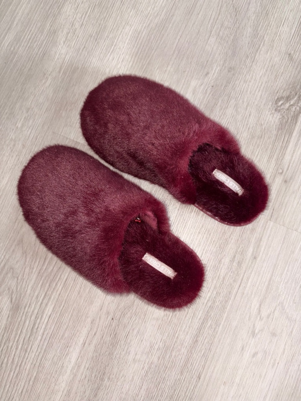 Falls Creek Women's Faux Fur Slip-On Slippers in Burgundy